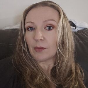 Meet your Posher, Angie